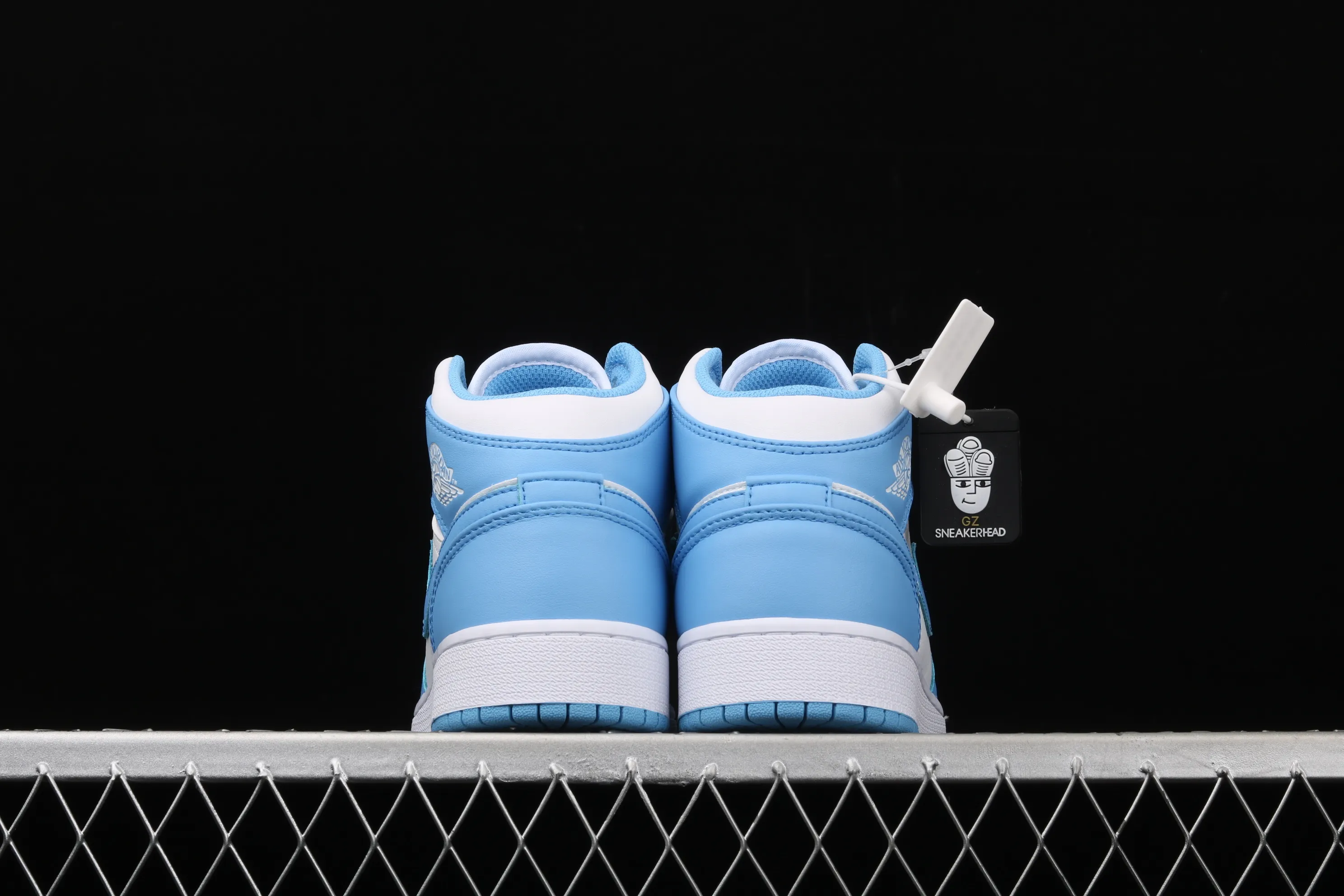 All categories Air Jordan Jordan series basketball shoes Air Jordan 1 Mid Air Jordan 1 Mid AJ1 Joe 1 white and blue 554724-106